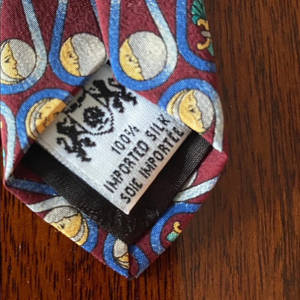 Metropolitan museum of art Men's Burgundy and Blue Patterned Tie